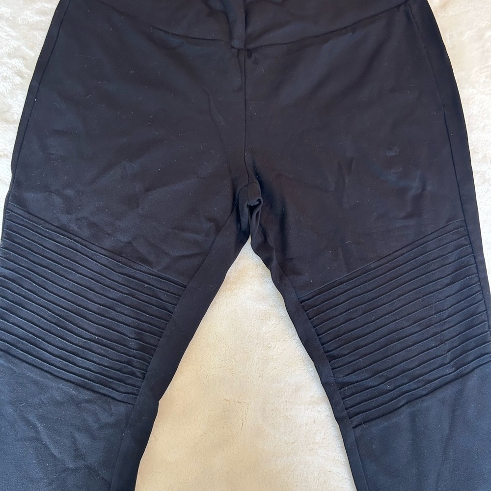 Parasuco Black Pants with Ribbed Detail - Picture 3 of 3